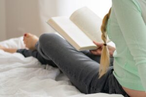 Dlaczego kobiety czytają więcej książek niż mężczyźni?